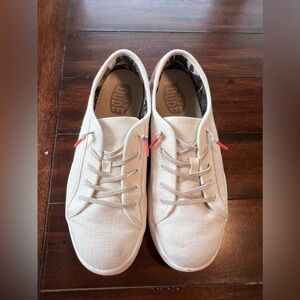 Women's Cream Casual Shoes